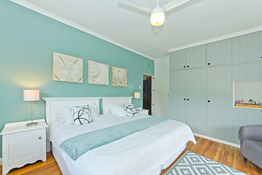 9 Bedroom Property for Sale in Leisure Isle Western Cape